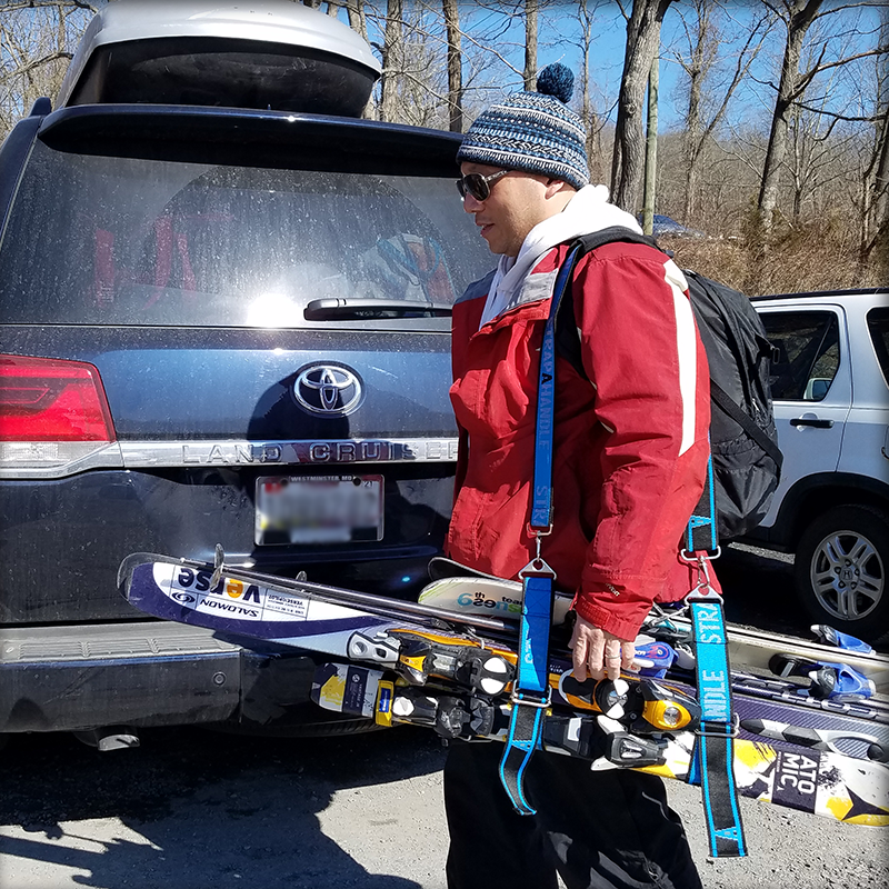 strapahandle_LONG_bestcarrystrap_travelingskiing strapahandle_LONG_bestcarrystrap_travelingskiing